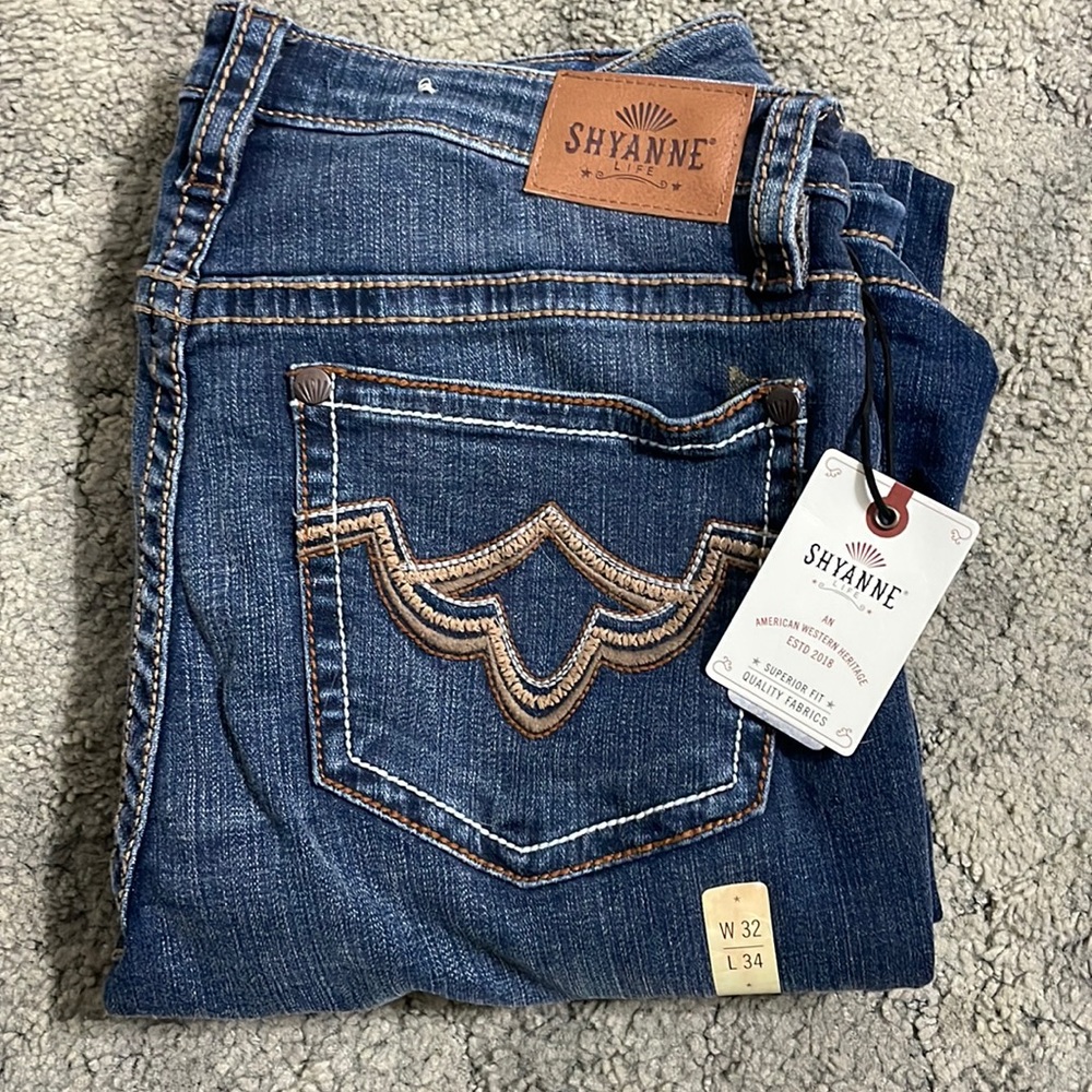 Shyanne jeans! Size 32 in the waist and 34 in length! Brand new with tag on!